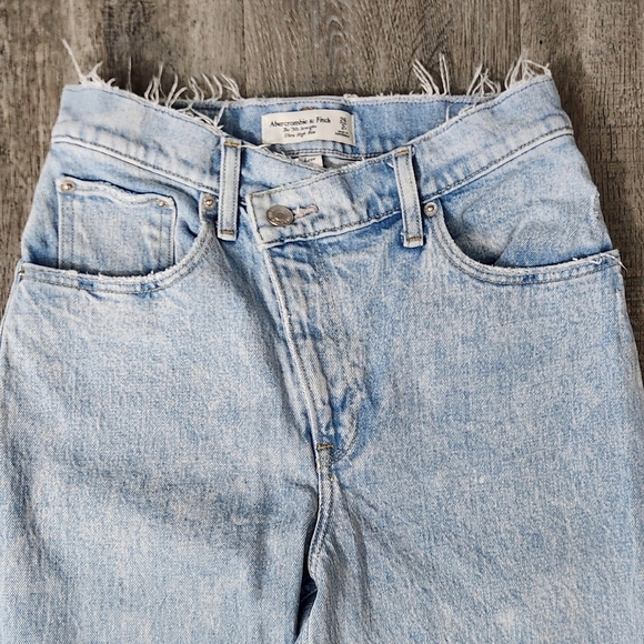 Abercombie And Fitch The 90s Straight Utra High Rise Curve Love 26/2R - Picture 7 of 13